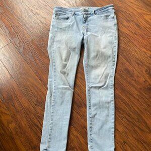 WOMENS LEVI JEANS